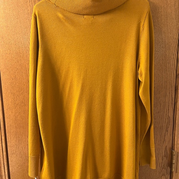 Golden Soft Sweater Tinic - Picture 4 of 5